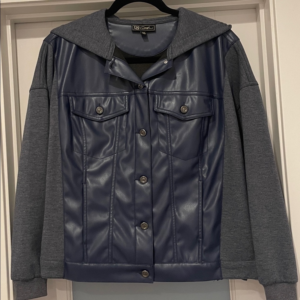 DG2 Diana Gilman navy blue buttery Faux Leather & gray knit Hoodie Jacket NWOT